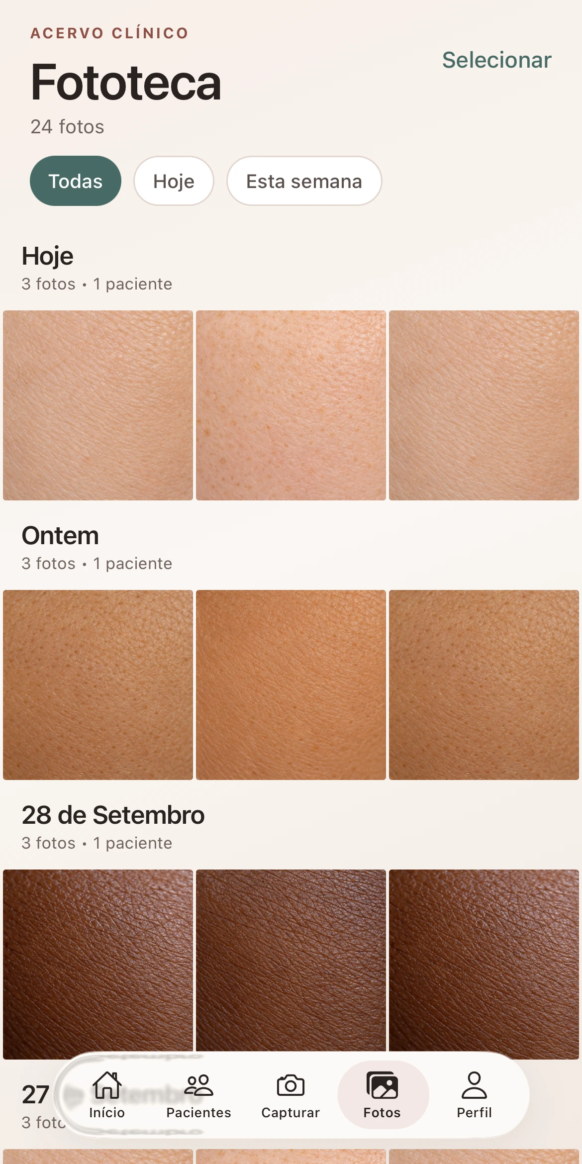 Fototeca do aplicativo Dermatofy para iOS com imagens ilustrativas e organização por paciente.